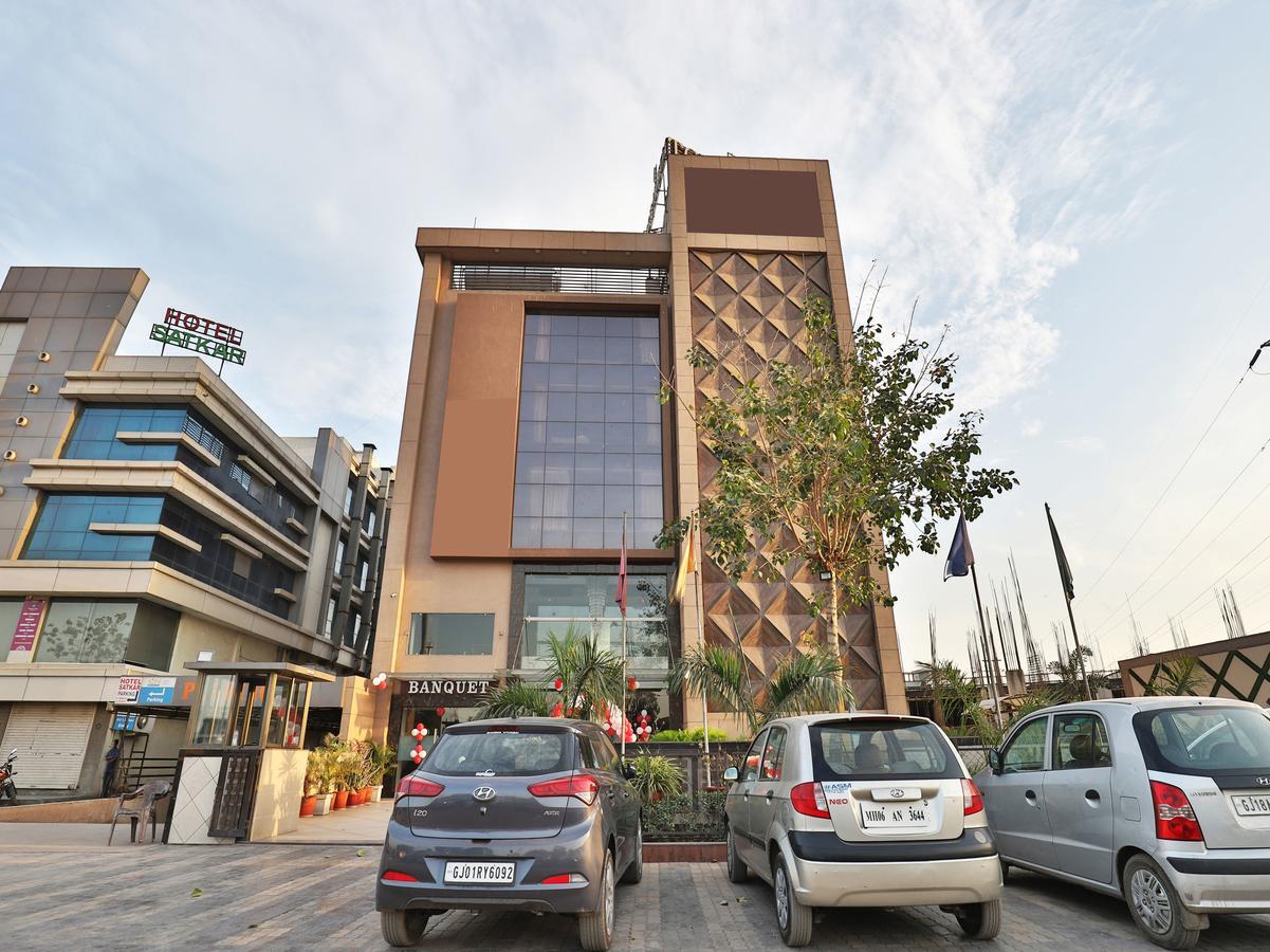 Oyo 13253 The Grand Vinayak Hotel Ahmedabad Ngoại thất bức ảnh