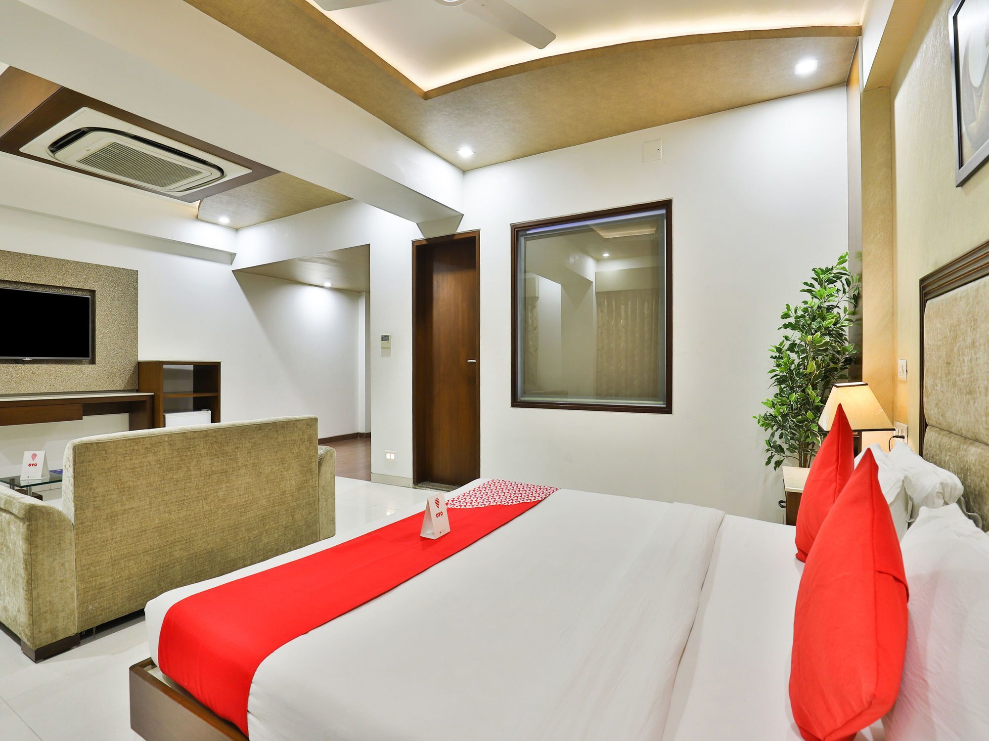 Oyo 13253 The Grand Vinayak Hotel Ahmedabad Ngoại thất bức ảnh