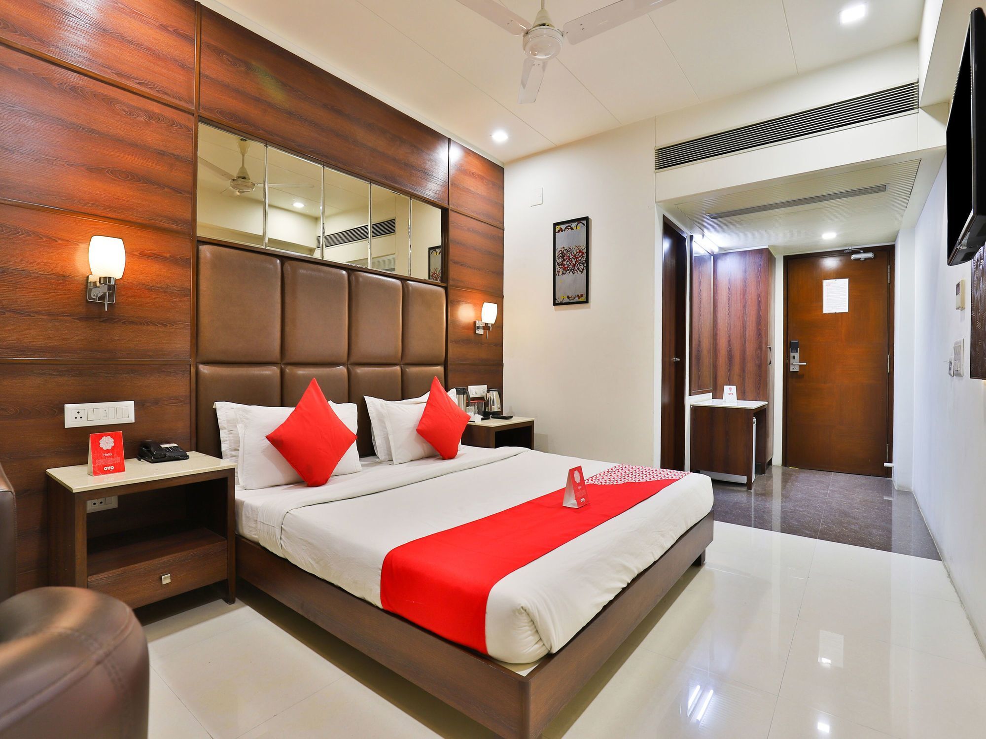 Oyo 13253 The Grand Vinayak Hotel Ahmedabad Ngoại thất bức ảnh